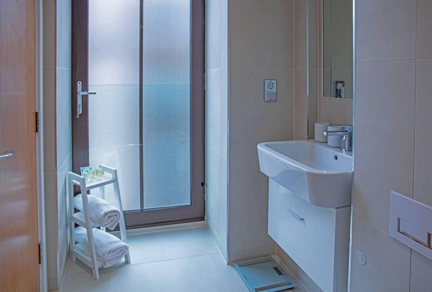 Westminster 2 Bed 2 Bath Apartment ลอนดอน ภายนอก รูปภาพ